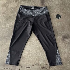 Performance Bicycle cropped leggings.